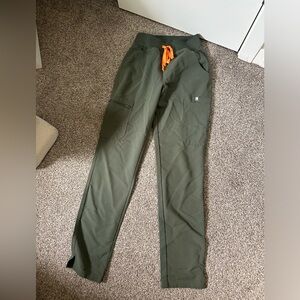 Figs skinny scrub pants